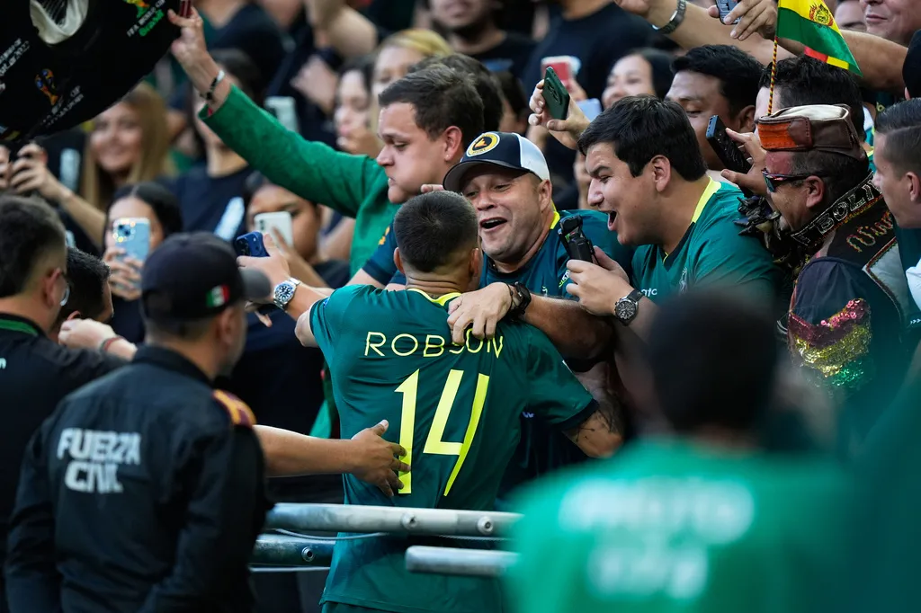 Bolivia v&agrave; Jamaica v&agrave;o chung kết play-off li&ecirc;n lục địa tranh v&eacute; dự World Cup 2026- Ảnh 1.