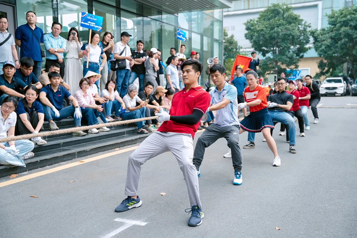 Tuổi trẻ VTV sôi nổi với các hoạt động thể thao chào mừng 95 năm thành lập Đoàn TNCS Hồ Chí Minh- Ảnh 6. Tuổi trẻ VTV sôi nổi với các hoạt động thể thao chào mừng 95 năm thành lập Đoàn TNCS Hồ Chí Minh - Ảnh 7.