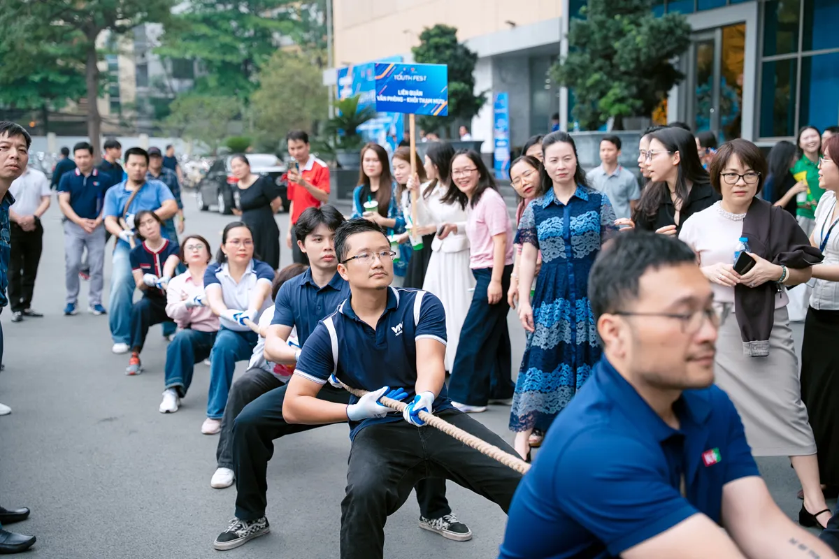Tuổi trẻ VTV sôi nổi với các hoạt động thể thao chào mừng 95 năm thành lập Đoàn TNCS Hồ Chí Minh- Ảnh 10. Tuổi trẻ VTV sôi nổi với các hoạt động thể thao chào mừng 95 năm thành lập Đoàn TNCS Hồ Chí Minh - Ảnh 11.