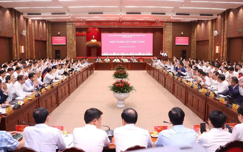 Hội nghị Ban Chấp hành Đảng bộ TP Hà Nội khóa XVIII: Xây dựng Thủ đô toàn cầu tầm nhìn 100 năm