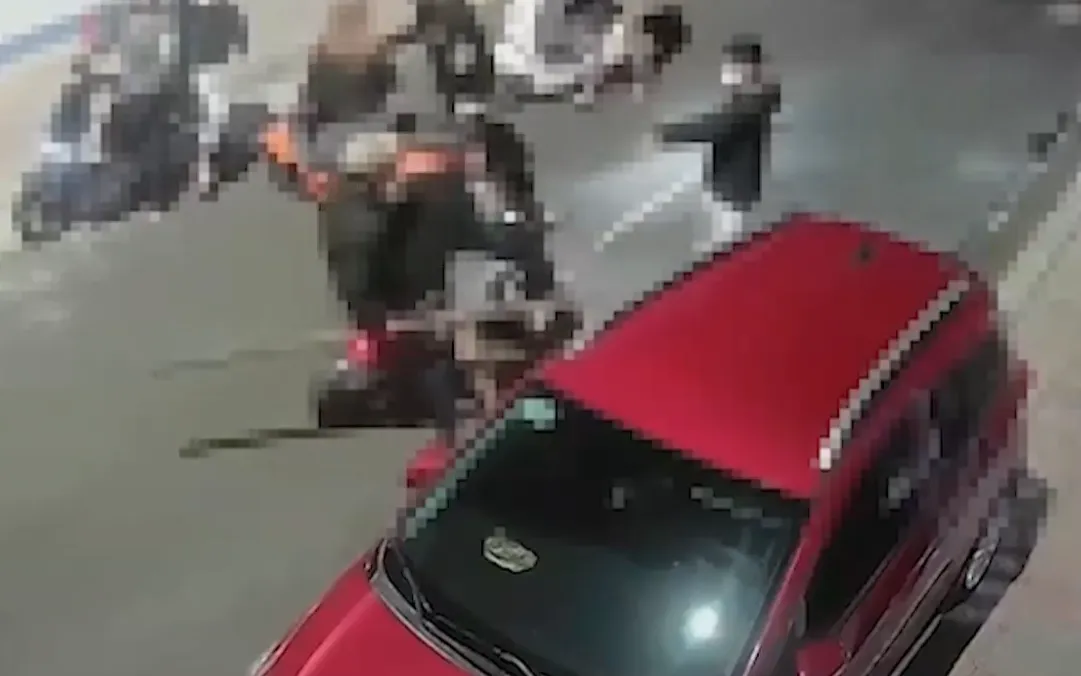 Cảnh b&aacute;o học sinh giải quyết m&acirc;u thuẫn bằng bạo lực- Ảnh 1.