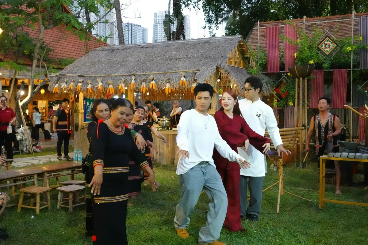 Người d&acirc;n TP Hồ Ch&iacute; minh h&agrave;o hứng trải nghiệm lễ hội ẩm thực h&agrave;ng đầu thế giới- Ảnh 22.