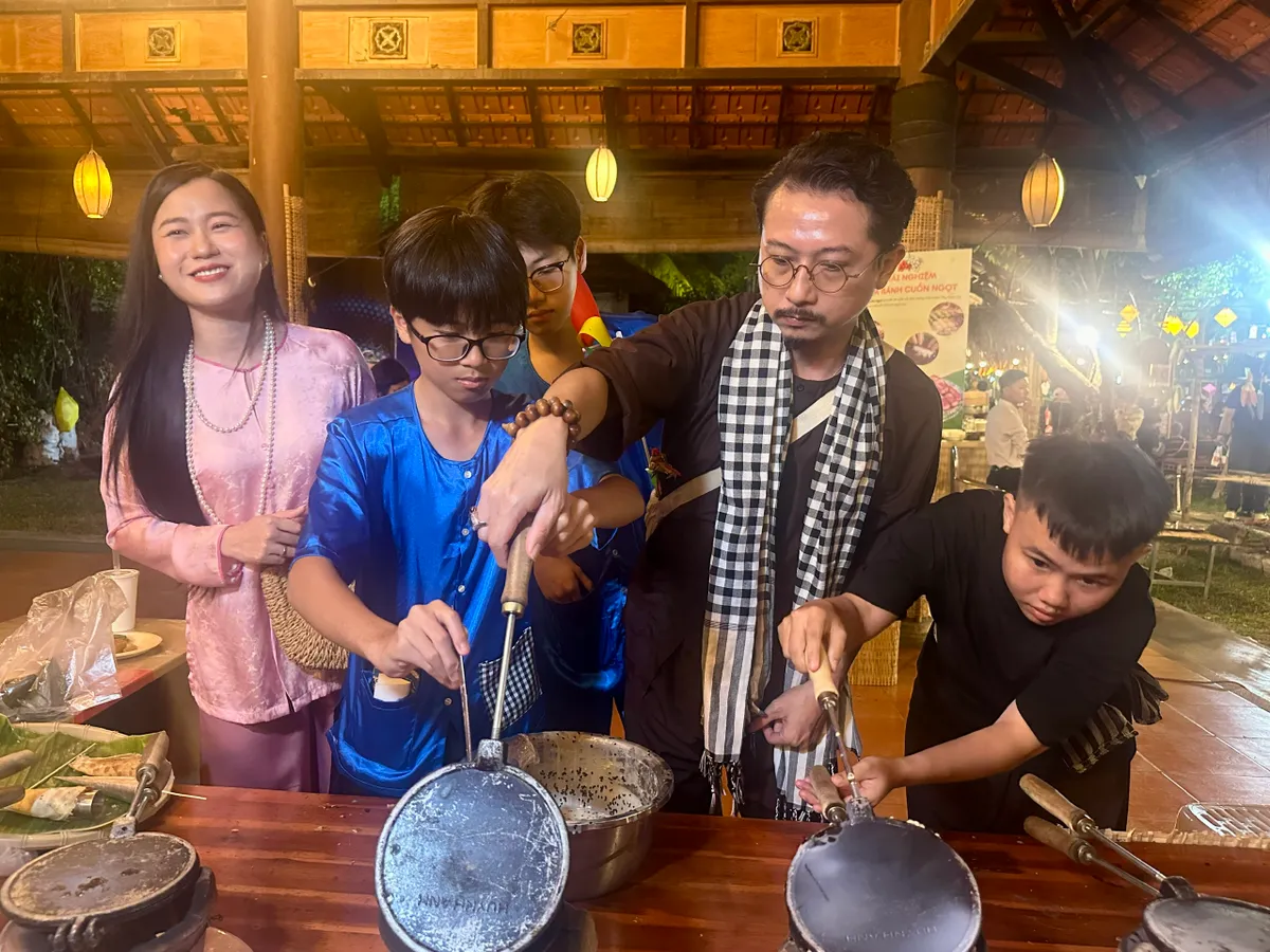 Người d&acirc;n TP Hồ Ch&iacute; minh h&agrave;o hứng trải nghiệm lễ hội ẩm thực h&agrave;ng đầu thế giới- Ảnh 17.