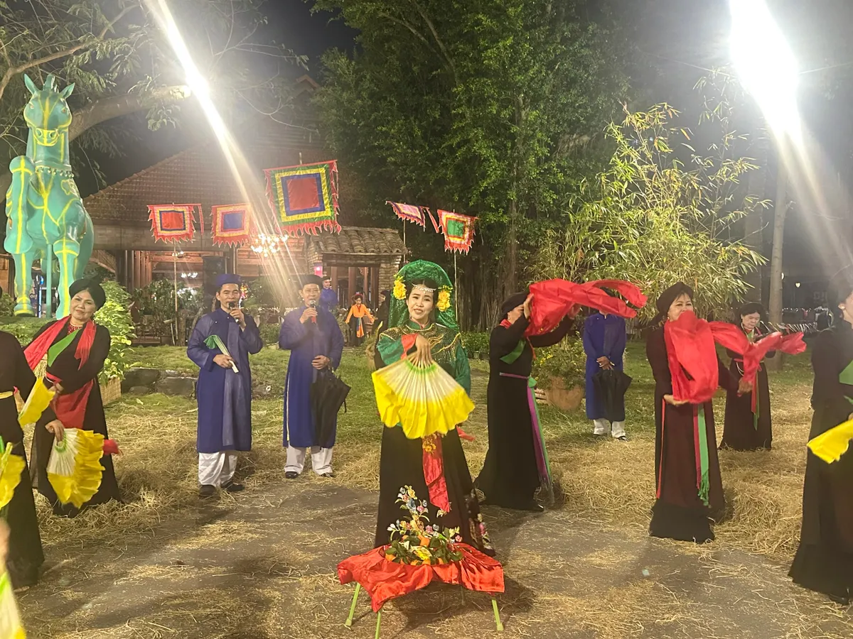 Người d&acirc;n TP Hồ Ch&iacute; minh h&agrave;o hứng trải nghiệm lễ hội ẩm thực h&agrave;ng đầu thế giới- Ảnh 3.