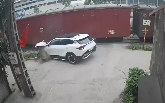 Vụ tai nạn tại Km58+200 tuyến đường sắt Hà Nội - Đồng Đăng: Cần nâng cao ý thức an toàn giao thông