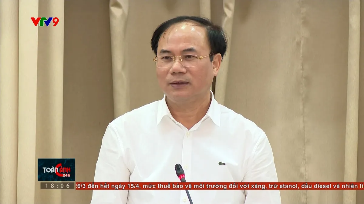 tc24h-2703-1 ng v sinh.jpg