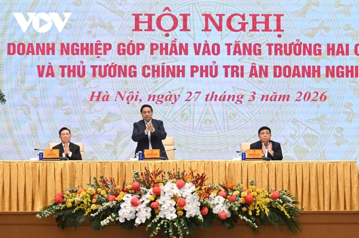 Thủ tướng k&ecirc;u gọi doanh nghiệp th&uacute;c đẩy m&ocirc; h&igrave;nh tăng trưởng mới- Ảnh 2.