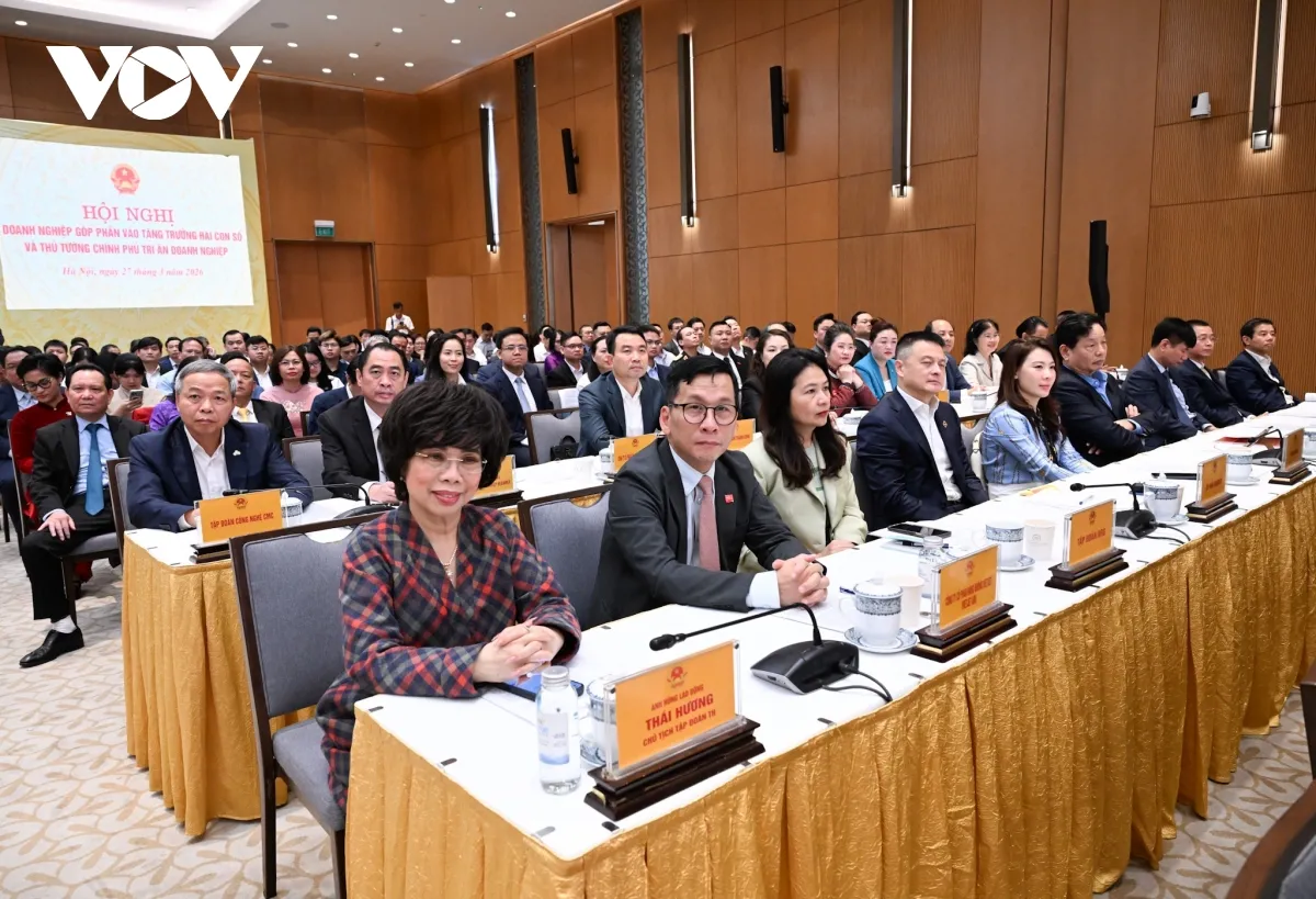 Thủ tướng k&ecirc;u gọi doanh nghiệp th&uacute;c đẩy m&ocirc; h&igrave;nh tăng trưởng mới- Ảnh 4.