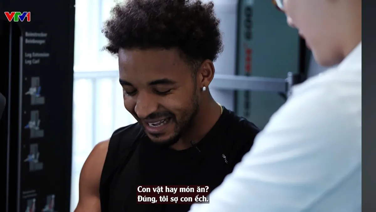 Đạo diễn Th&ugrave;y Anh: "T&ocirc;i l&agrave; Nguyễn Xu&acirc;n Sơn sẽ l&agrave; g&oacute;c khuất &iacute;t người biết" - Ảnh 4.