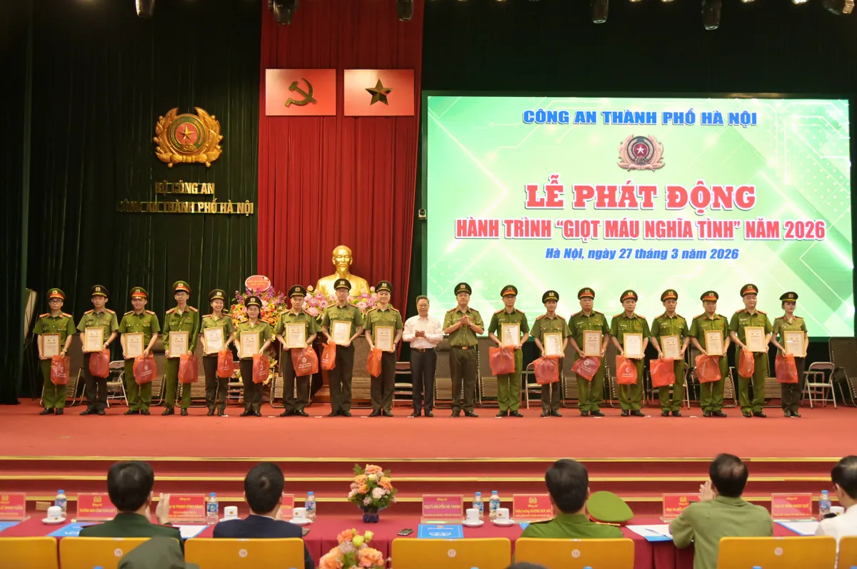 Hơn 1000 đơn vị m&aacute;u lan toả tinh thần sống đẹp của thanh ni&ecirc;n C&ocirc;ng an Thủ đ&ocirc; - Ảnh 7.