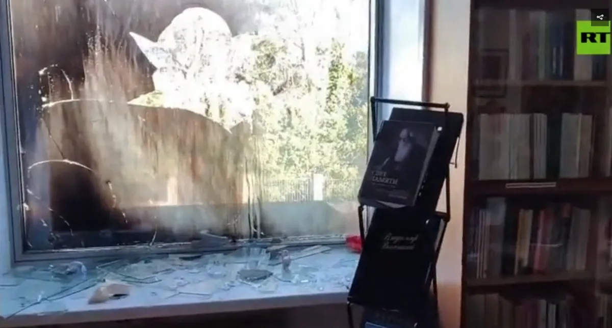 Trung t&acirc;m văn h&oacute;a Nga tại Praha (Czech) bị tấn c&ocirc;ng bằng bom xăng- Ảnh 2.