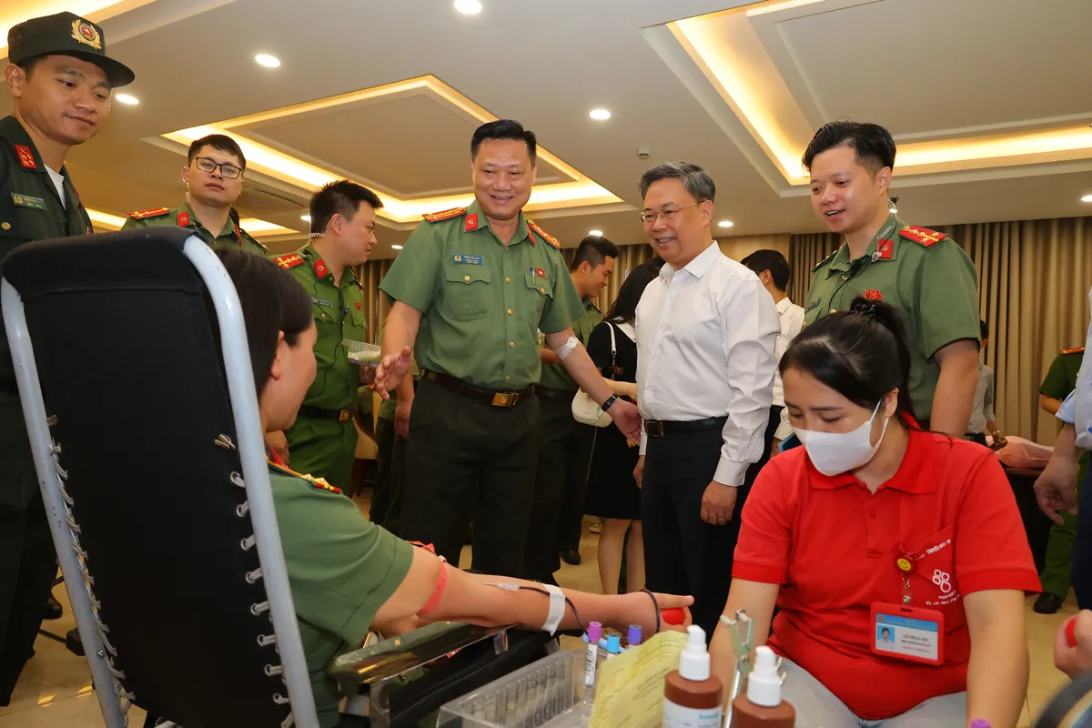 Hơn 1000 đơn vị m&aacute;u lan toả tinh thần sống đẹp của thanh ni&ecirc;n C&ocirc;ng an Thủ đ&ocirc; - Ảnh 3.