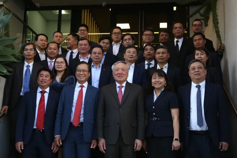 Ph&oacute; Thủ tướng Thường trực Nguyễn H&ograve;a B&igrave;nh thăm Tổng L&atilde;nh sự qu&aacute;n Việt Nam tại San Francisco - Ảnh 1.