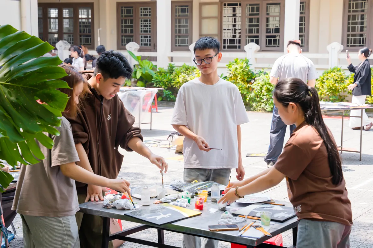 Sơn mài hội họa Việt Nam (1930 - 2030): Hành trình đánh thức giá trị di sản- Ảnh 5. Sơn mài hội họa Việt Nam (1930 - 2030): Hành trình đánh thức giá trị di sản- Ảnh 5.
