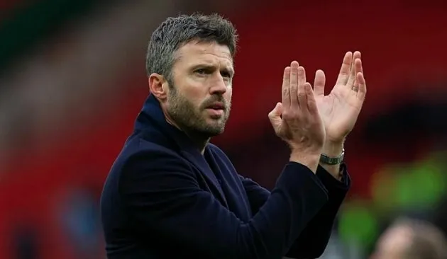 MU kh&oacute; c&oacute; cơ hội với Luis Enrique, Carrick rộng cửa ở lại- Ảnh 1.