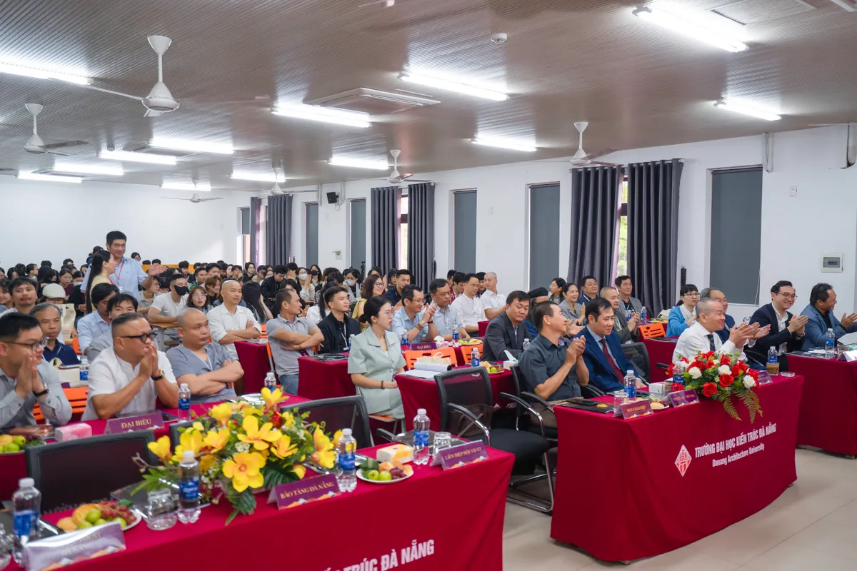 Sơn mài hội họa Việt Nam (1930 - 2030): Hành trình đánh thức giá trị di sản- Ảnh 2. Sơn mài hội họa Việt Nam (1930 - 2030): Hành trình đánh thức giá trị di sản- Ảnh 2.