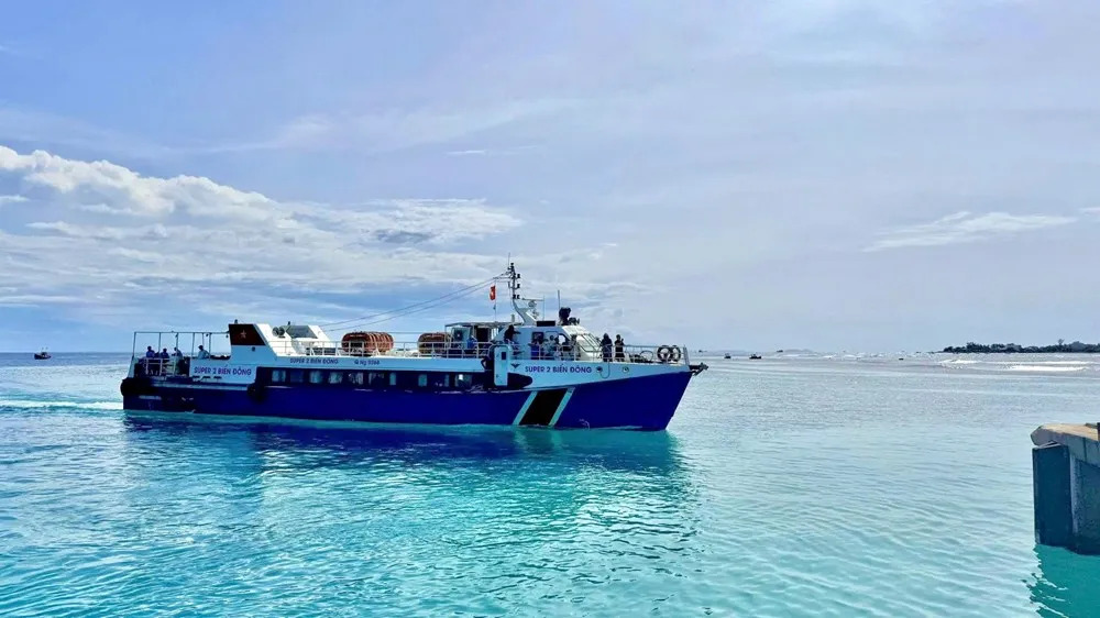 Hai cảng biển Quảng Ngãi đạt chuẩn quốc tế, mở rộng cơ hội du lịch biển đảo- Ảnh 1. Hai cảng biển Quảng Ngãi đạt chuẩn quốc tế, mở rộng cơ hội du lịch biển đảo- Ảnh 1.