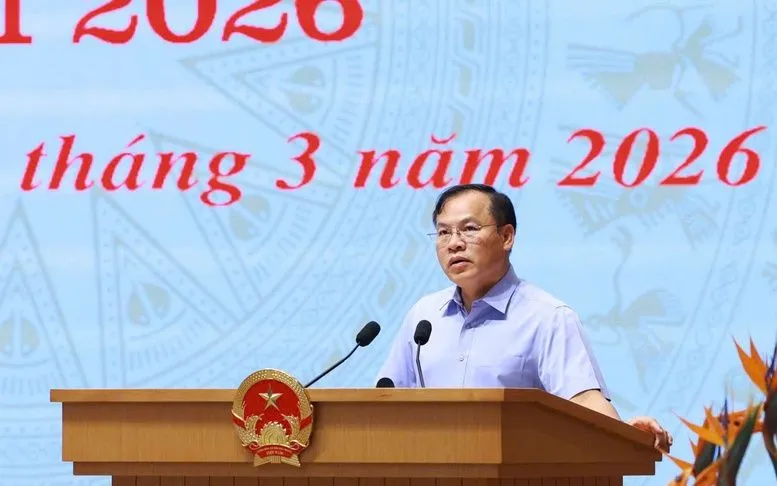 Thượng tướng Nguyễn Văn Long, Thứ trưởng Bộ Công an báo cáo về một số kết quả, tồn tại và phương hướng triển khai Đề án 06 - Ảnh: VGP/Nhật Bắc