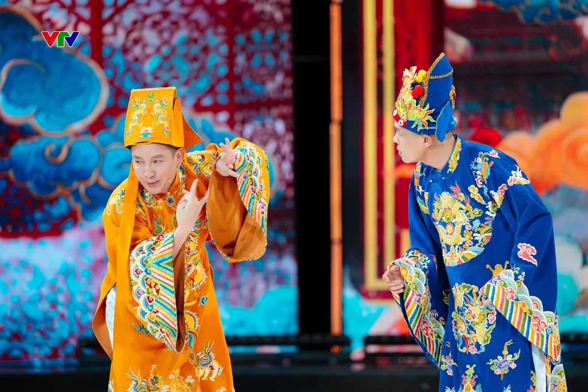 Xem lại trọn vẹn Táo quân - tiểu phẩm Hái hoa dân chủ - Ảnh 3.