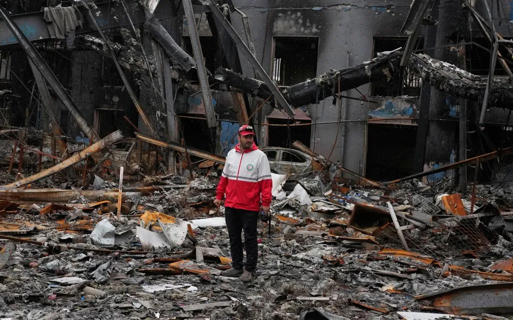 Xung đột Trung Đông bước sang tháng thứ 2 và chưa có dấu hiệu hạ nhiệt (Ảnh: AP)