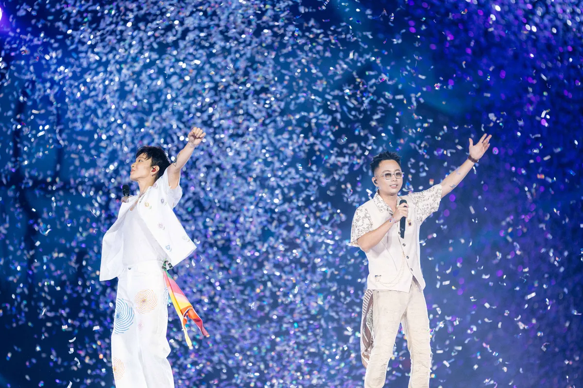 Ho&agrave;ng Dũng điểm lại h&agrave;nh tr&igrave;nh rực rỡ c&ugrave;ng gần 10.000 kh&aacute;n giả - Ảnh 2.