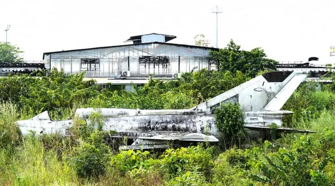 Di dời để bảo tồn chiếc m&aacute;y bay ti&ecirc;m k&iacute;ch MiG-21 sau 4 thập kỷ bị &ldquo;bỏ qu&ecirc;n&rdquo; - Ảnh 1.