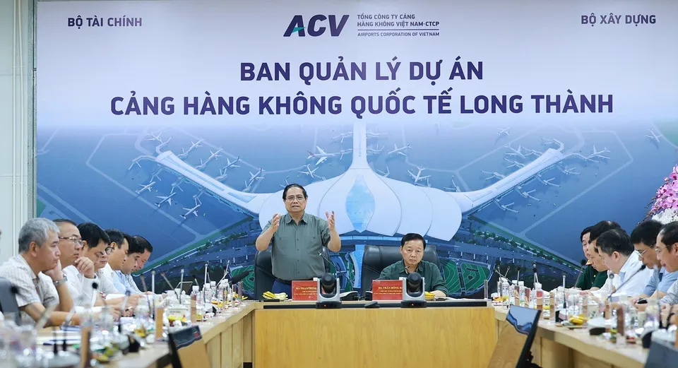 Thủ tướng: Khai thác thương mại sân bay Long Thành vào cuối năm 2026 - Ảnh 4.