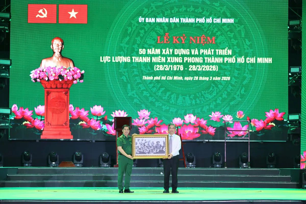 Thanh ni&ecirc;n xung phong TP Hồ Ch&iacute; Minh v&agrave; sứ mệnh trong  kỷ nguy&ecirc;n mới - Ảnh 15.