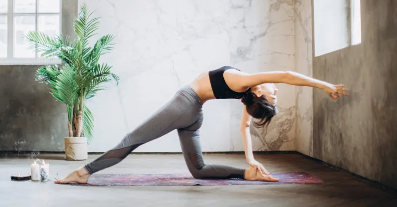 Yoga: "Liều thuốc tự nhi&ecirc;n" gi&uacute;p cải thiện giấc ngủ l&acirc;u d&agrave;i- Ảnh 1.