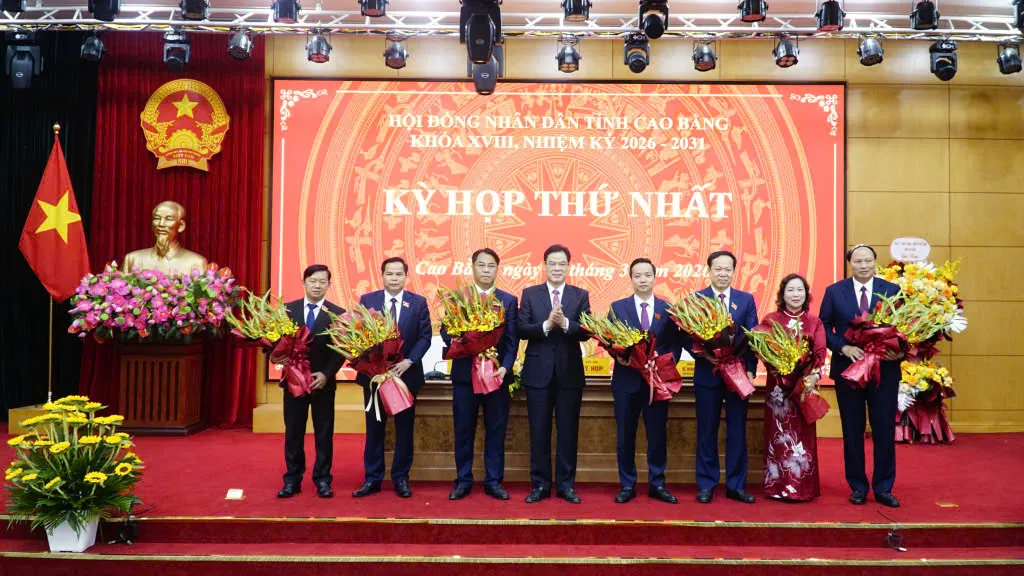 &Ocirc;ng L&ecirc; Hải H&ograve;a t&aacute;i đắc cử Chủ tịch UBND tỉnh Cao Bằng - Ảnh 5.