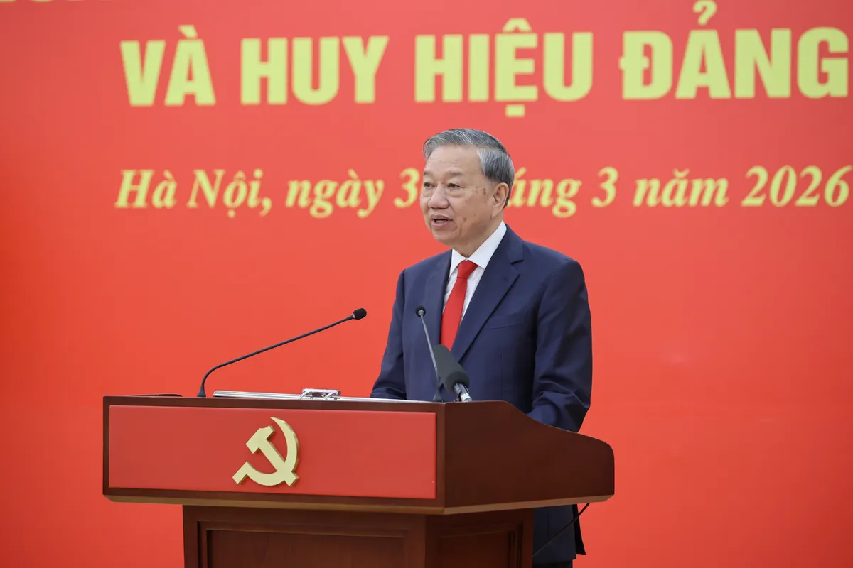 Tổng B&iacute; thư T&ocirc; L&acirc;m trao Hu&acirc;n chương Qu&acirc;n c&ocirc;ng hạng nhất tặng c&aacute;c đồng ch&iacute; l&atilde;nh đạo, nguy&ecirc;n l&atilde;nh đạo - Ảnh 4.