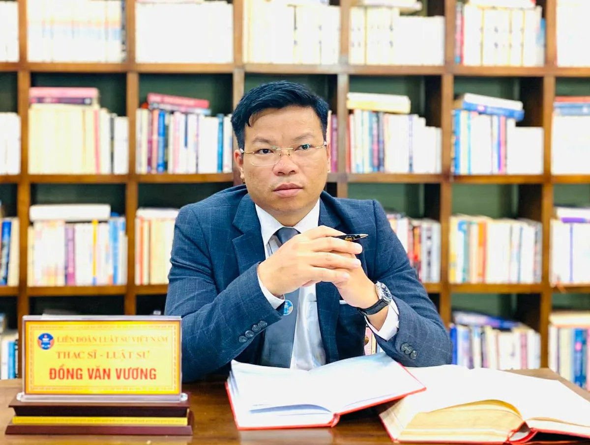 Đ&aacute;nh người, đập xe do "hiểu lầm": phải trả gi&aacute; bằng &aacute;n t&ugrave;- Ảnh 1.