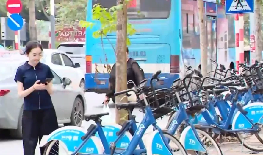 Người trẻ thay đổi thói quen để tiết kiệm và sống xanh - Ảnh 2.