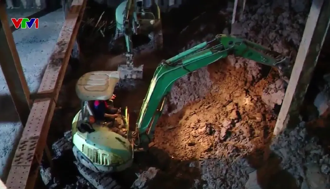 H&agrave; Nội: Thi c&ocirc;ng xuy&ecirc;n ng&agrave;y đ&ecirc;m bể điều tiết ngầm trước m&ugrave;a mưa - Ảnh 2.