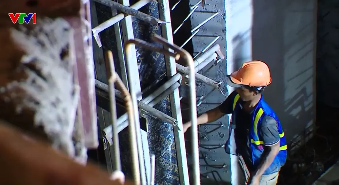 H&agrave; Nội: Thi c&ocirc;ng xuy&ecirc;n ng&agrave;y đ&ecirc;m bể điều tiết ngầm trước m&ugrave;a mưa - Ảnh 1.