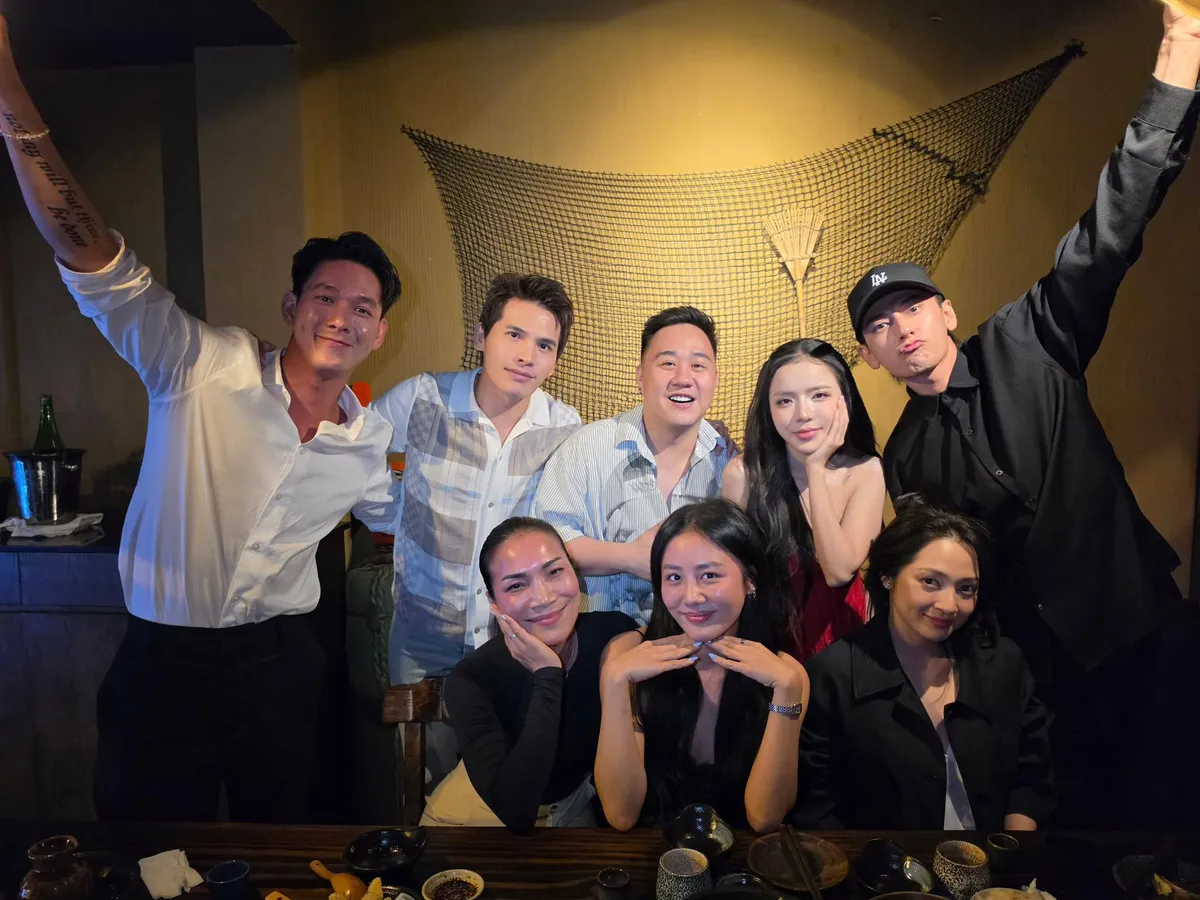 Điểm tin sao Việt: T&acirc;n Hoa hậu Phương Oanh được chị g&aacute;i song sinh ủng hộ hết l&ograve;ng- Ảnh 4.