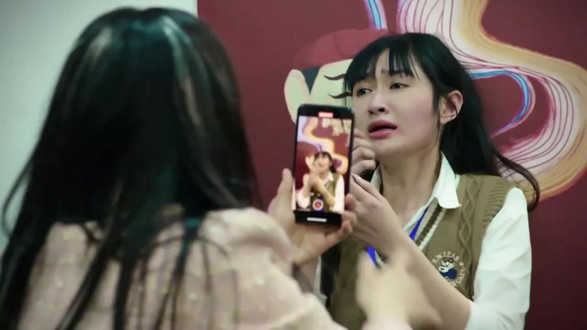 Bước chân vào đời - Tập 16: Trang bị đánh ghen tơi bời giữa công ty - Ảnh 1.