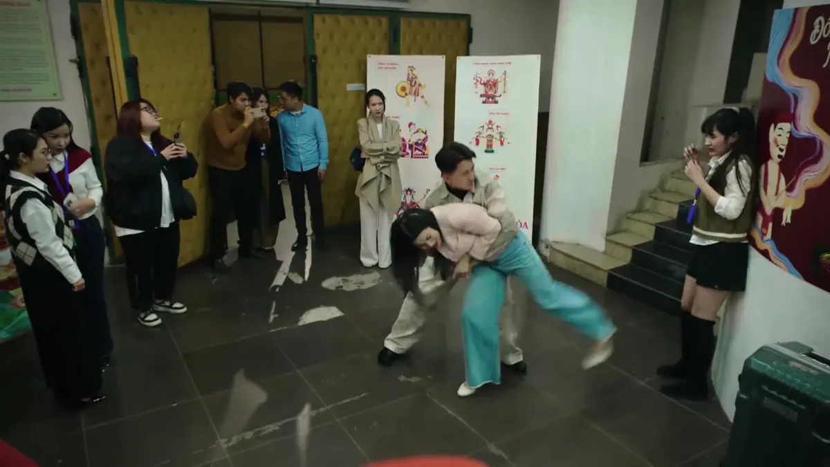 Bước chân vào đời - Tập 16: Trang bị đánh ghen tơi bời giữa công ty - Ảnh 2.