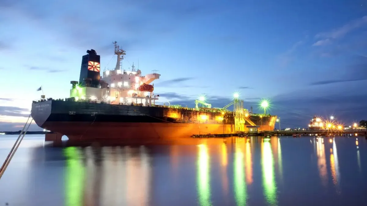 Xây dựng kho dự trữ xăng dầu chiến lược quốc gia: Cân đối vùng, hiệu quả hệ thống- Ảnh 1. Xây dựng kho dự trữ xăng dầu chiến lược quốc gia: Cân đối vùng, hiệu quả hệ thống- Ảnh 1.