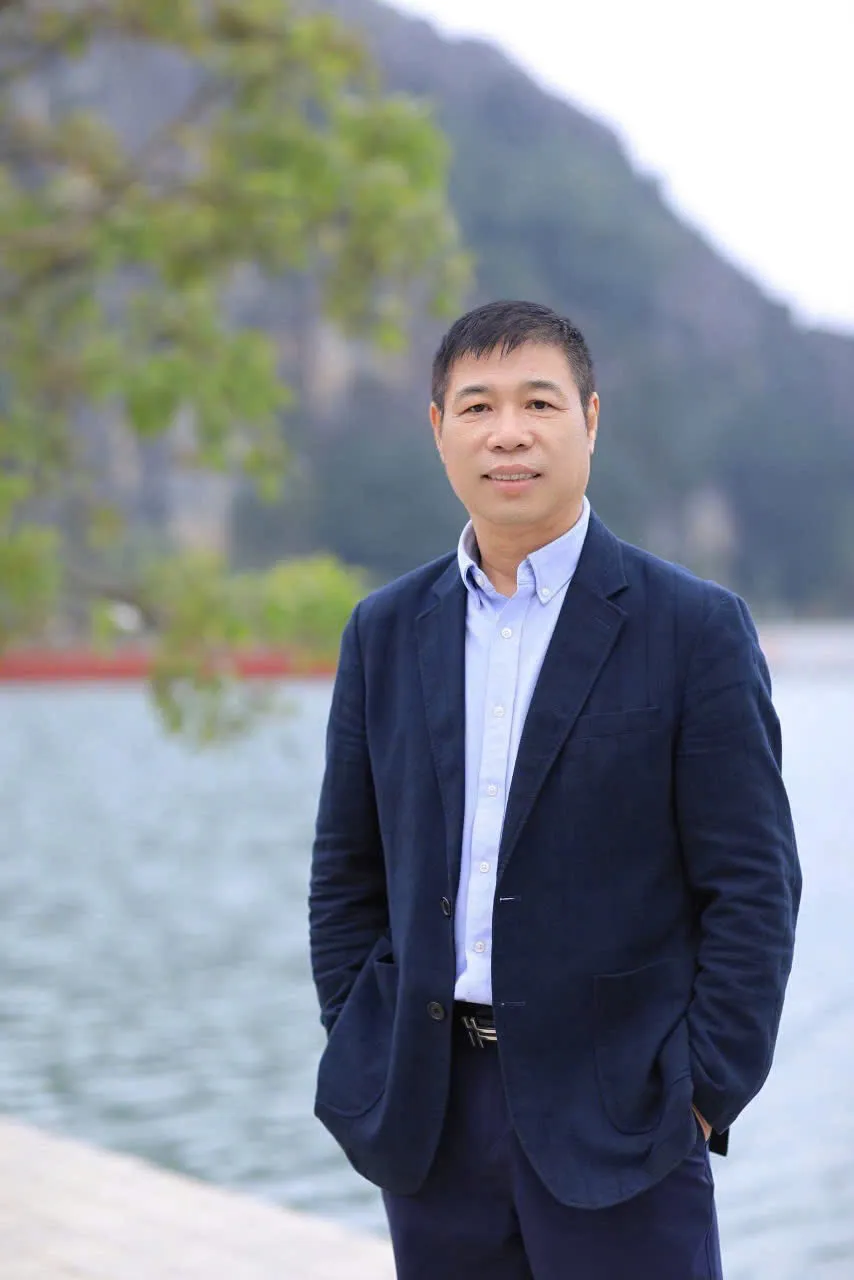 Đạo diễn B&ugrave;i Th&aacute;i Dương: &ldquo;20 năm một chữ duy&ecirc;n v&agrave; rất nhiều lần&hellip; su&yacute;t to&aacute;t mồ h&ocirc;i hột" - Ảnh 1.