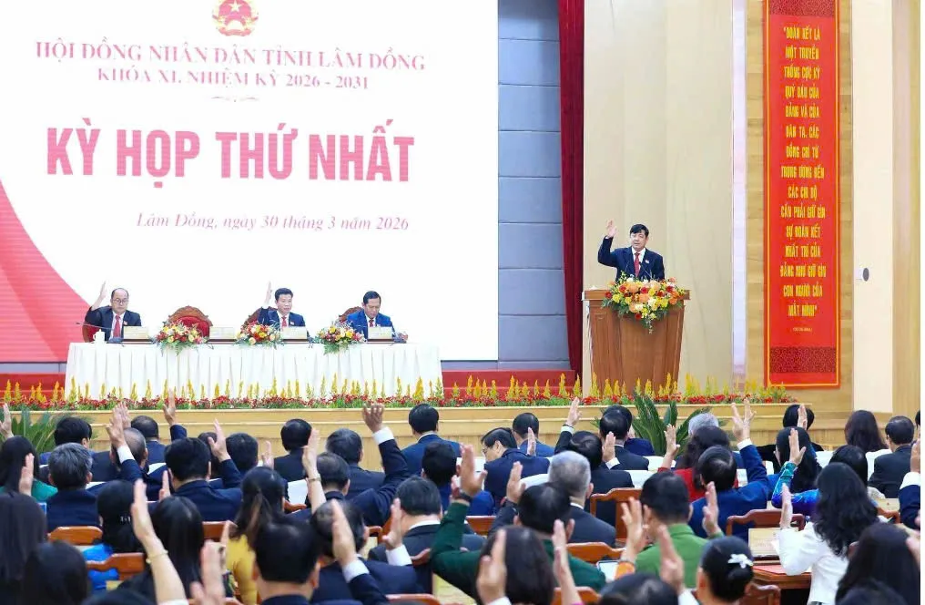 Ông Lưu Văn Trung tái đắc cử Chủ tịch HĐND tỉnh Lâm Đồng nhiệm kỳ 2026-2031 - Ảnh 3.