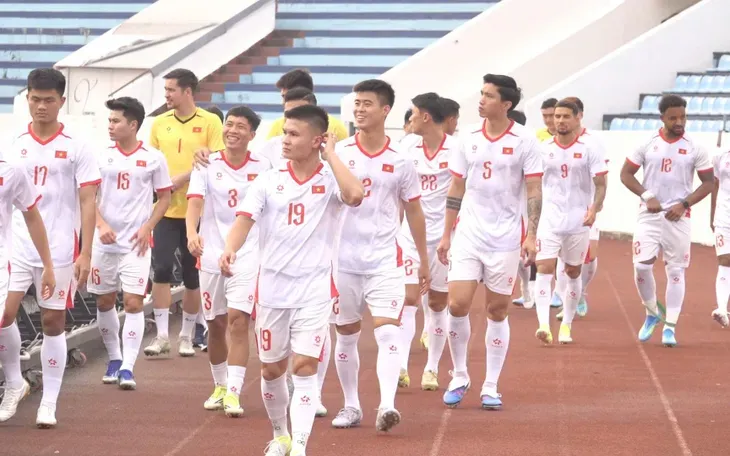 ĐT Việt Nam sẵn s&agrave;ng đấu Malaysia, Khuất Văn Khang trở lại tập luyện- Ảnh 1.