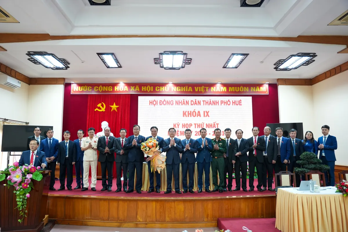 &Ocirc;ng Nguyễn Khắc To&agrave;n t&aacute;i đắc cử Chủ tịch UBND TP Huế- Ảnh 1.