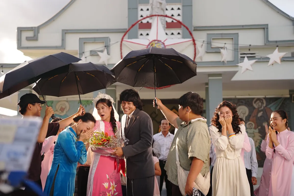 Phim &lsquo;Hẹn em ng&agrave;y nhật thực&rsquo; mở m&agrave;n th&aacute;ng 4 rực rỡ- Ảnh 1.