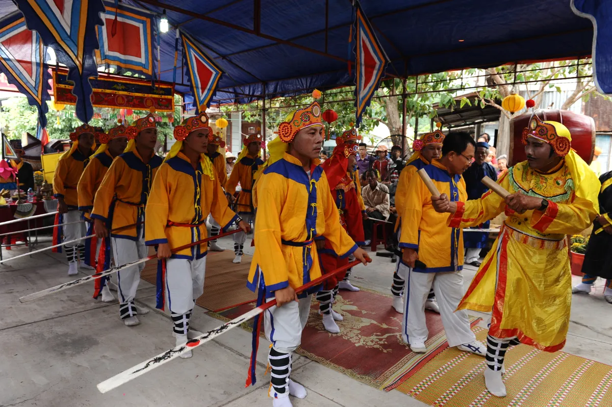 Lễ hội Cầu Ngư miền Trung: Mạch nguồn văn h&oacute;a v&agrave; kh&aacute;t vọng vươn khơi- Ảnh 9.