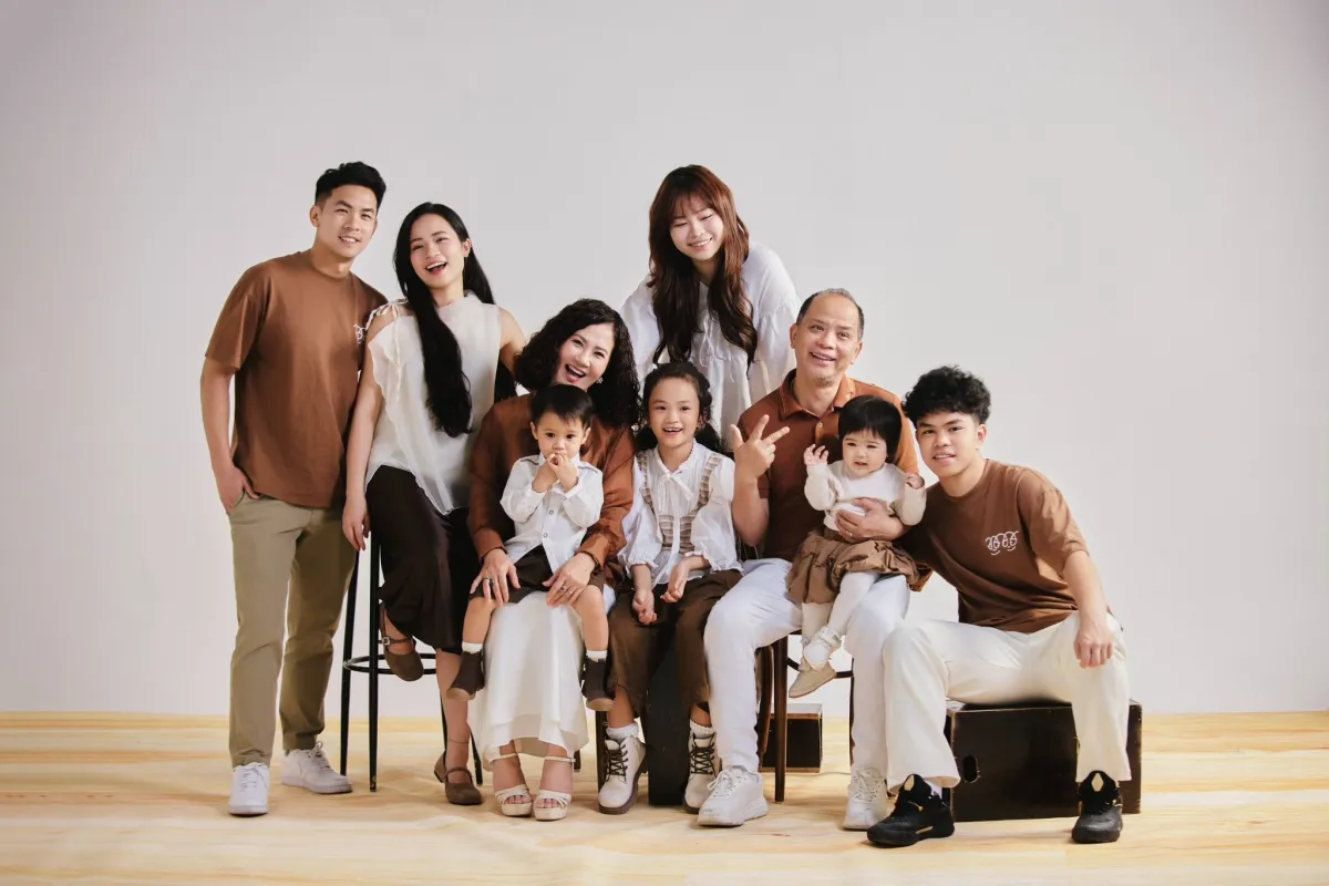 Điểm tin sao Việt: T&acirc;n Hoa hậu Phương Oanh được chị g&aacute;i song sinh ủng hộ hết l&ograve;ng- Ảnh 3.