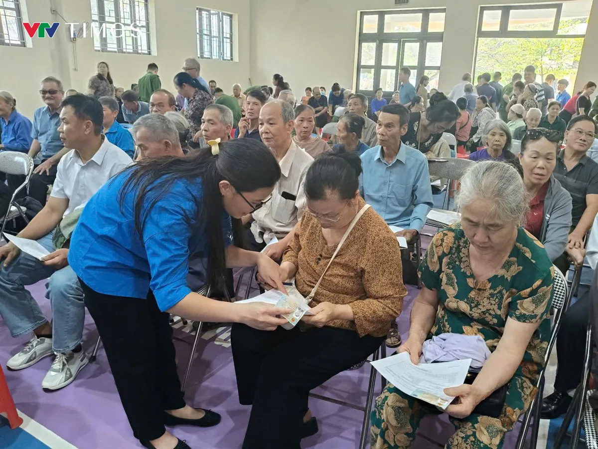 Thái Nguyên đưa thân nhân liệt sĩ chưa xác định được danh tính đi lấy mẫu ADN - Ảnh 3.