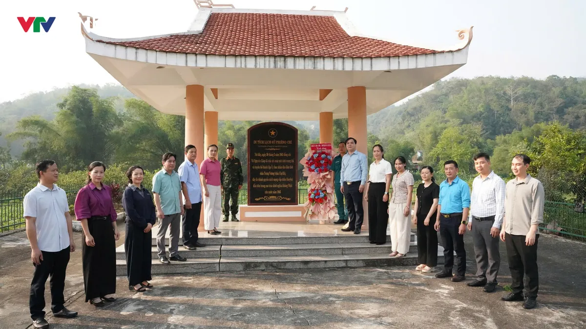 Về Phi&ecirc;ng Ch&igrave; nơi th&agrave;nh lập ch&iacute;nh quyền đầu ti&ecirc;n của cả nước - Ảnh 1.