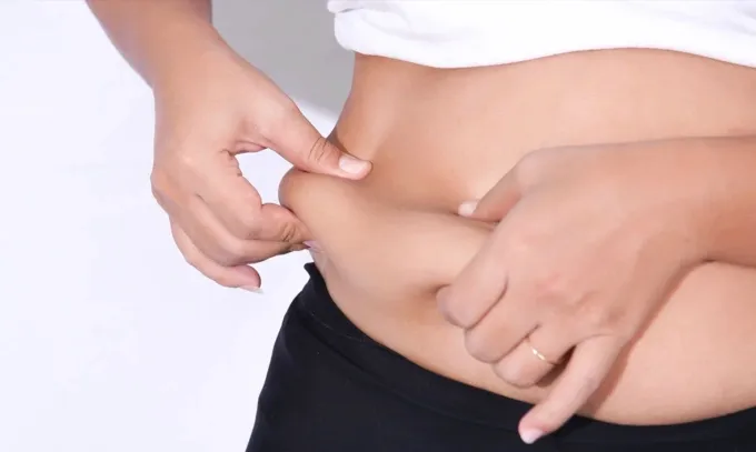 V&igrave; sao bụng to nhanh, chảy xệ? Chuy&ecirc;n gia chỉ ra 4 nguy&ecirc;n nh&acirc;n ch&iacute;nh- Ảnh 1.