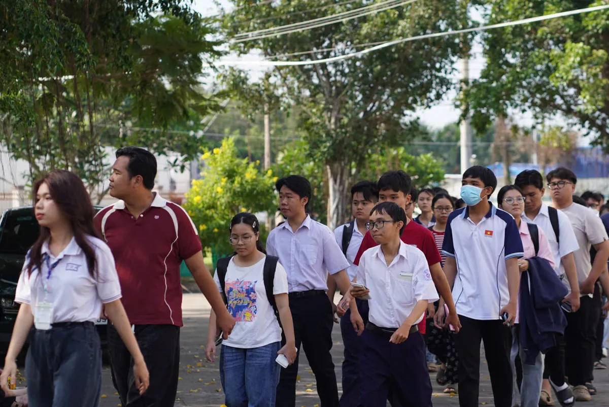 Học sinh đặt "ng&ocirc;i sao hy vọng" v&agrave;o c&aacute;c kỳ thi Đ&aacute;nh gi&aacute; năng lực - Ảnh 2.